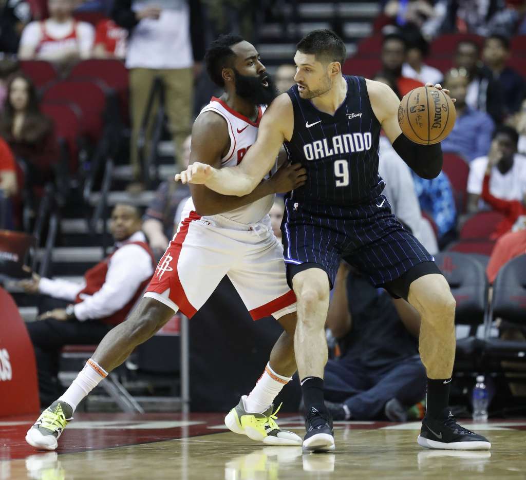 火箭翻盘太阳，武切维奇扛起全队