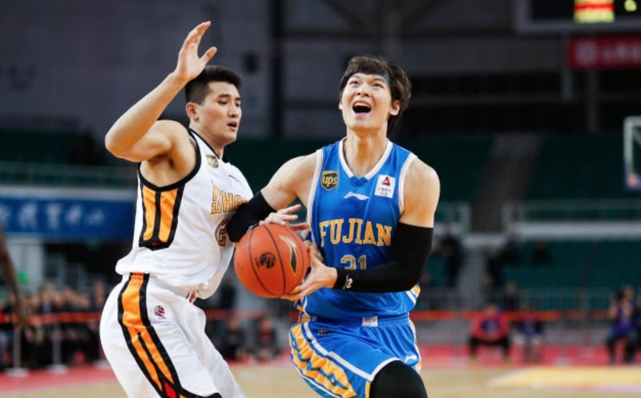 天津泰达势不可挡，冲击联赛首胜