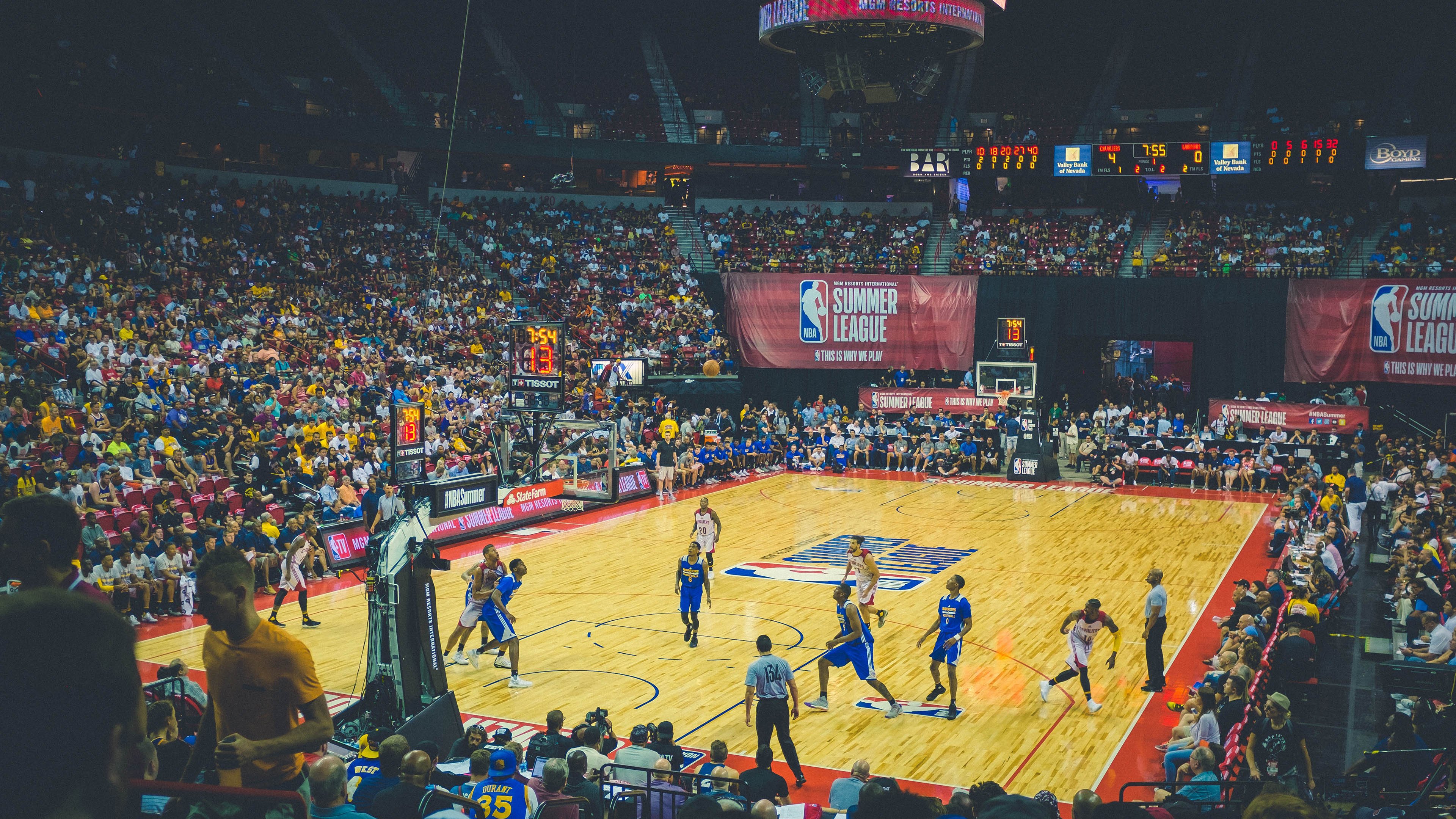 舞台越大越强，保罗在上海队对阵雷霆的传奇之夜